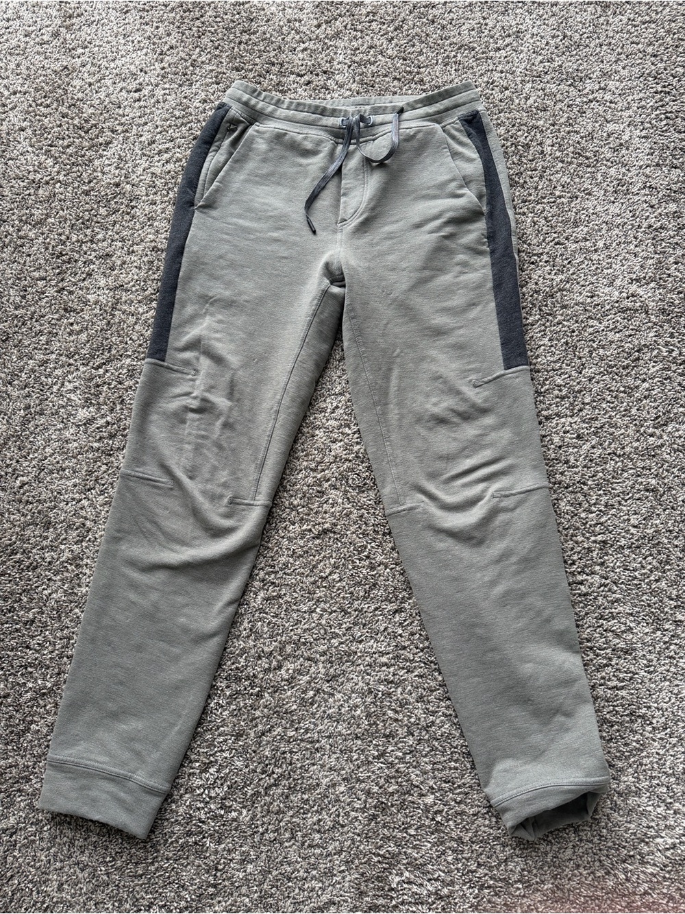 Lululemon Men’s Gray Cross Cut Jogger - M